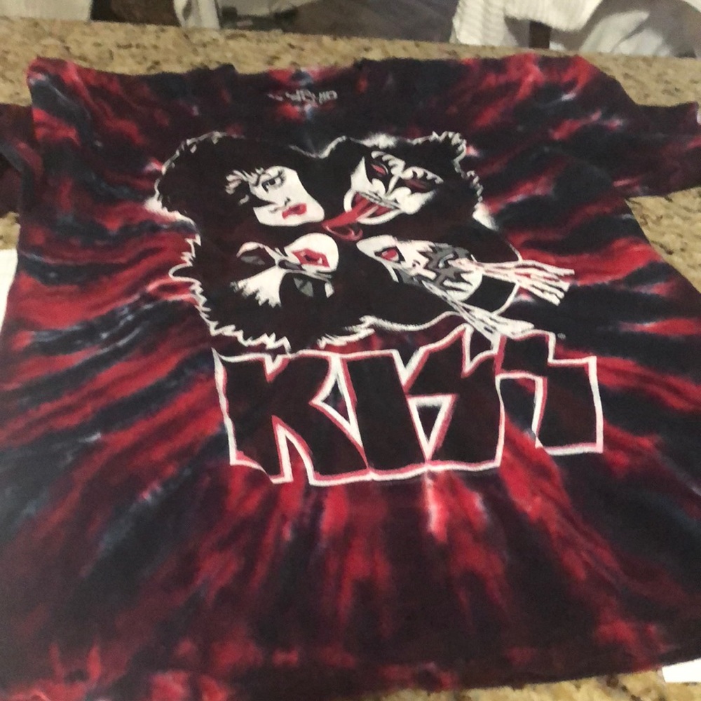 Kiss T-shirt size small adult